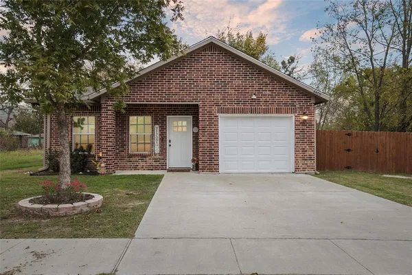 $1,795 | 4409 1st Street, Greenville, TX 75401