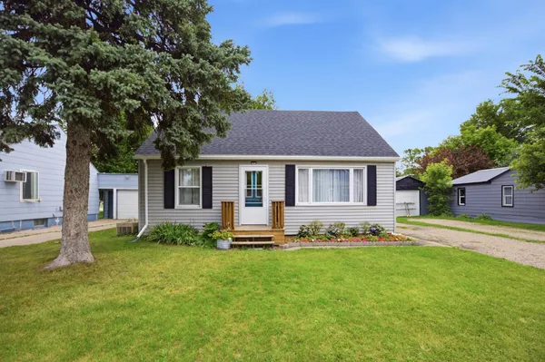 $245,000 | 109 2nd Street Northwest, Dilworth, MN 56529