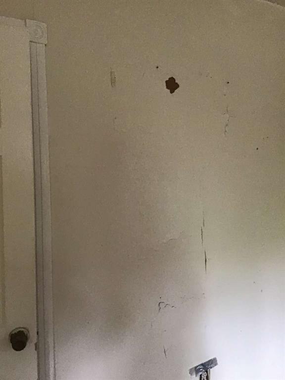 1847 Cook Street Shreveport, LA 71101 - Photo 14 of 38 a view of a bathroom