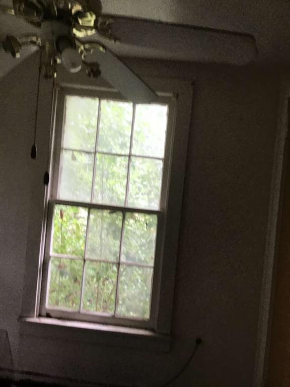 1847 Cook Street Shreveport, LA 71101 - Photo 33 of 38 a view of an empty room with a window