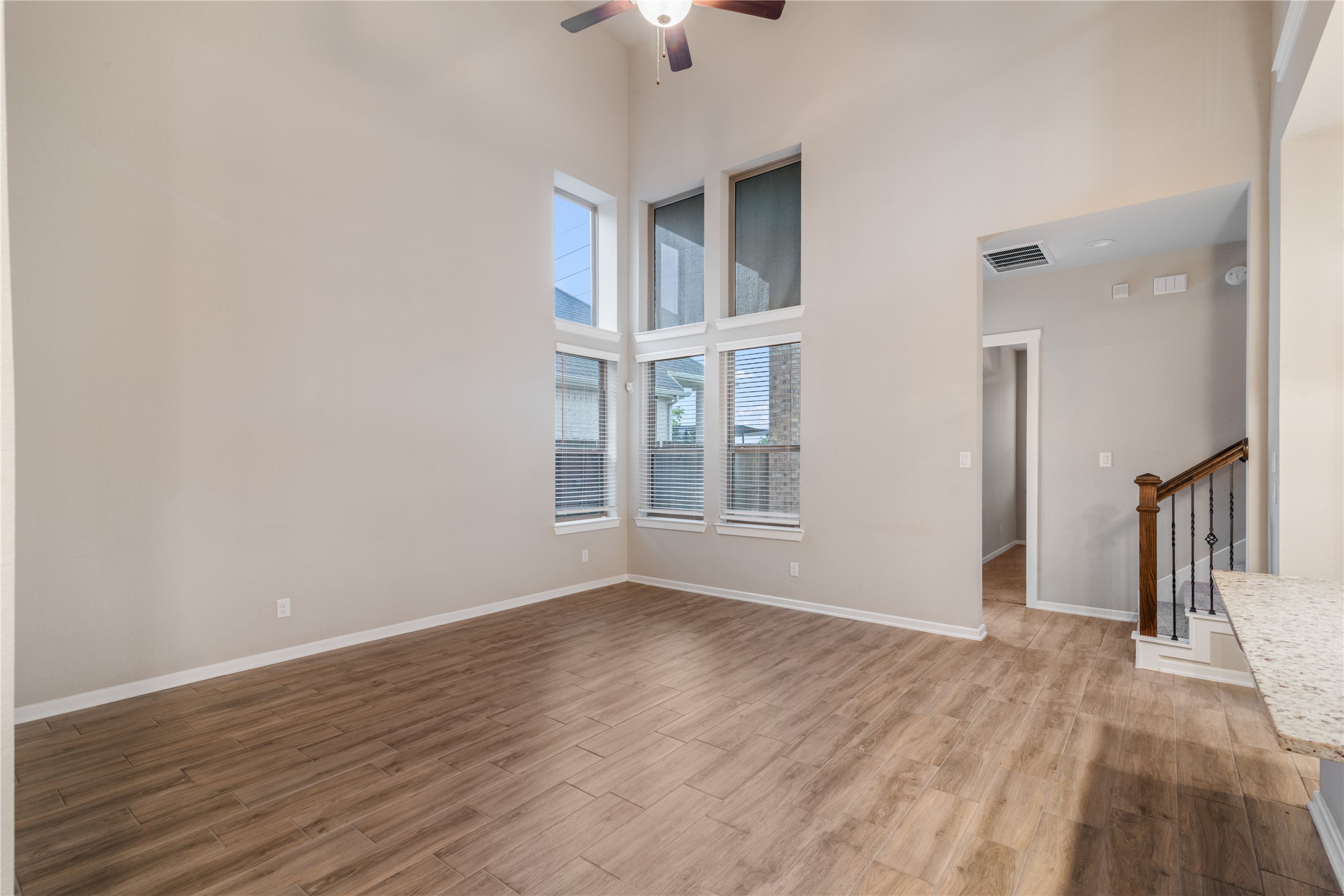 4702 Primrose Valley Lane Fulshear, TX 77441 - Photo 9 of 37