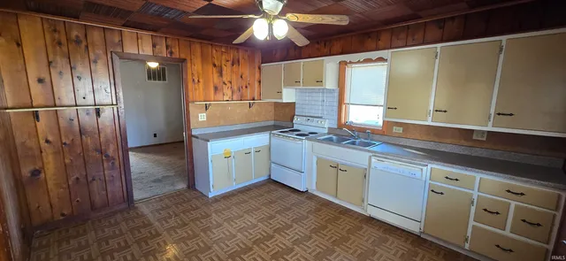 $110,000 | 509 East Sycamore Street, Jasonville, IN 47438