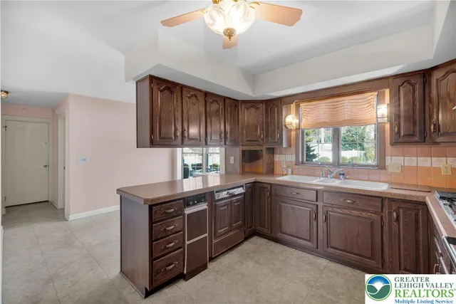 $725,000 | 1937 Saucon Dale Circle, Bethlehem, PA 18015