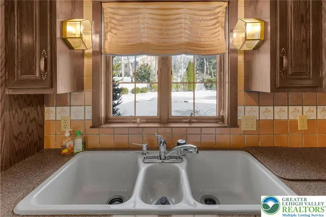 $725,000 | 1937 Saucon Dale Circle, Bethlehem, PA 18015