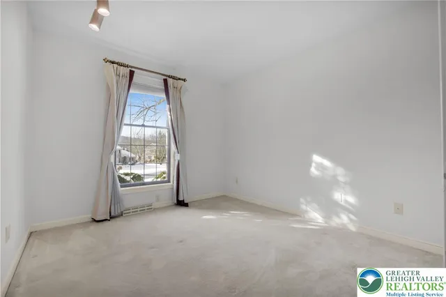 $725,000 | 1937 Saucon Dale Circle, Bethlehem, PA 18015