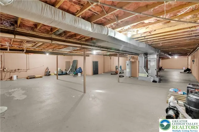 $725,000 | 1937 Saucon Dale Circle, Bethlehem, PA 18015