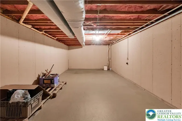 $725,000 | 1937 Saucon Dale Circle, Bethlehem, PA 18015