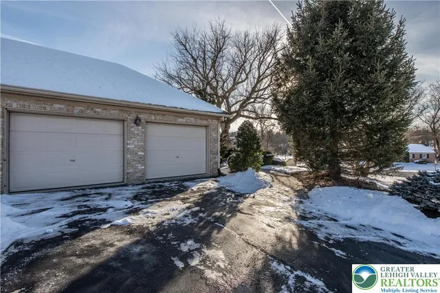 $725,000 | 1937 Saucon Dale Circle, Bethlehem, PA 18015