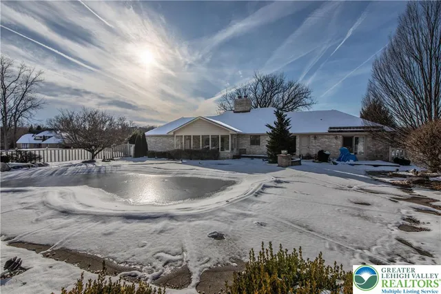 $725,000 | 1937 Saucon Dale Circle, Bethlehem, PA 18015