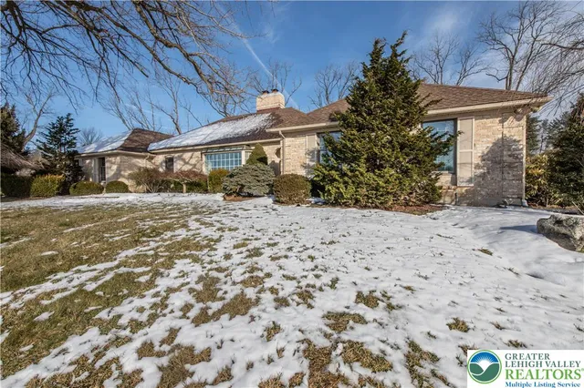 $725,000 | 1937 Saucon Dale Circle, Bethlehem, PA 18015