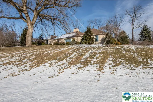 $725,000 | 1937 Saucon Dale Circle, Bethlehem, PA 18015
