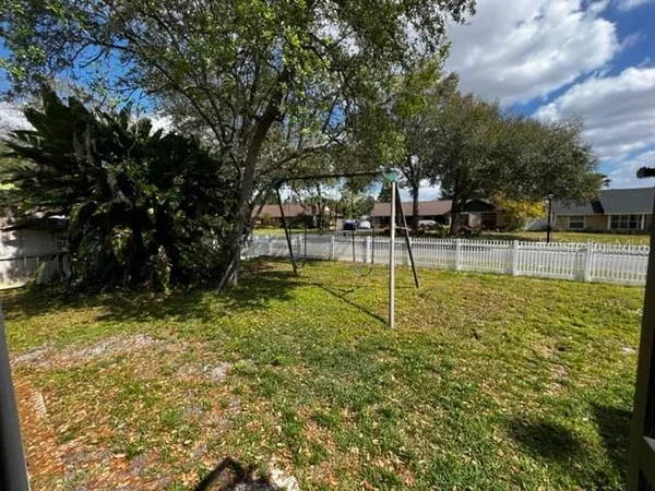 $3,000 | 7701 White Ash Street, Orlando, FL 32819
