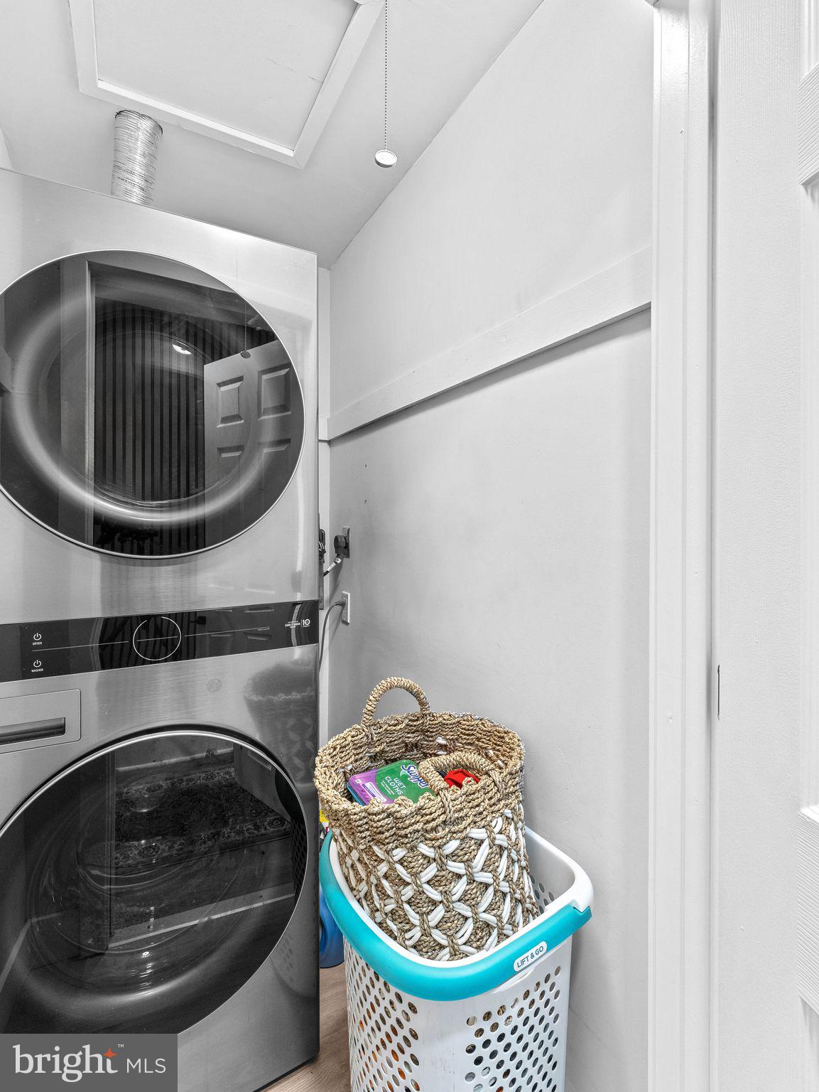 1152 Morefield Road Philadelphia, PA 19115 - Photo 18 of 29 a utility room with dryer and washer