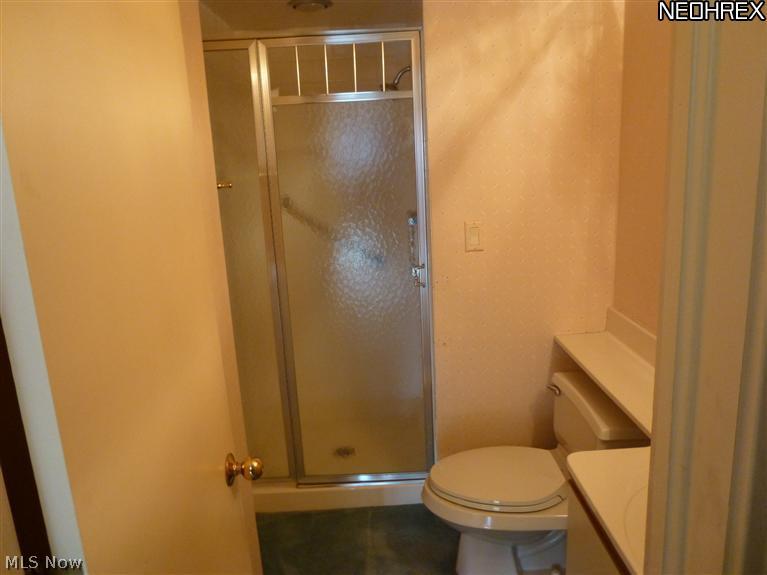 3961 Greentree Road Stow, OH 44224 - Photo 9 of 18 First Floor Full Bath