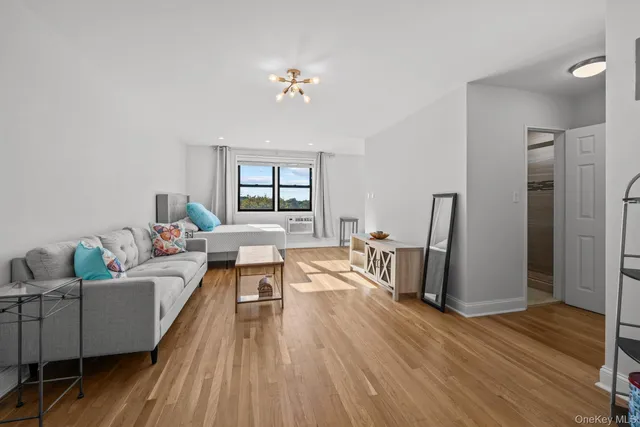 $189,000 | 84-09 155th Avenue, Unit 4N | Lindenwood