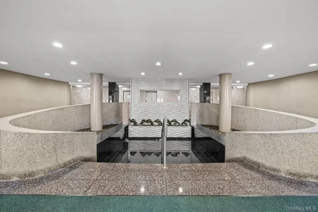 $189,000 | 84-09 155th Avenue, Unit 4N | Lindenwood