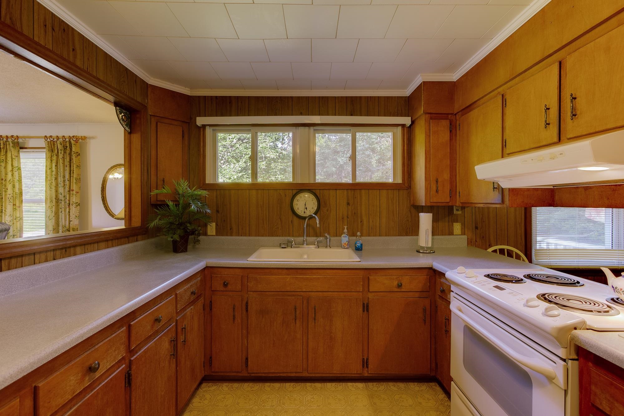 312 Ninety-Nine Island Road Blacksburg, SC 29702 - Photo 4 of 34 Gallery Image 4