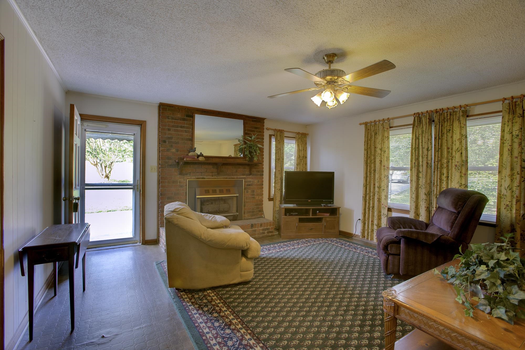 312 Ninety-Nine Island Road Blacksburg, SC 29702 - Photo 8 of 34 Gallery Image 8