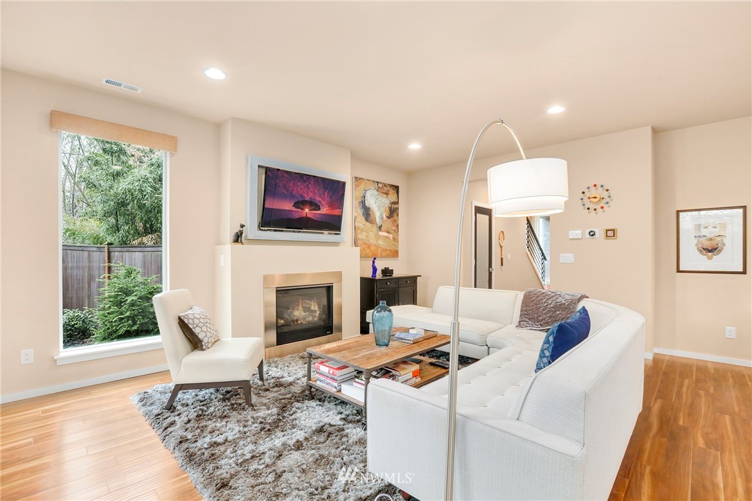 4001 171st Place Southeast Bothell, WA 98012 - Photo 3 of 25 Gallery Image 3