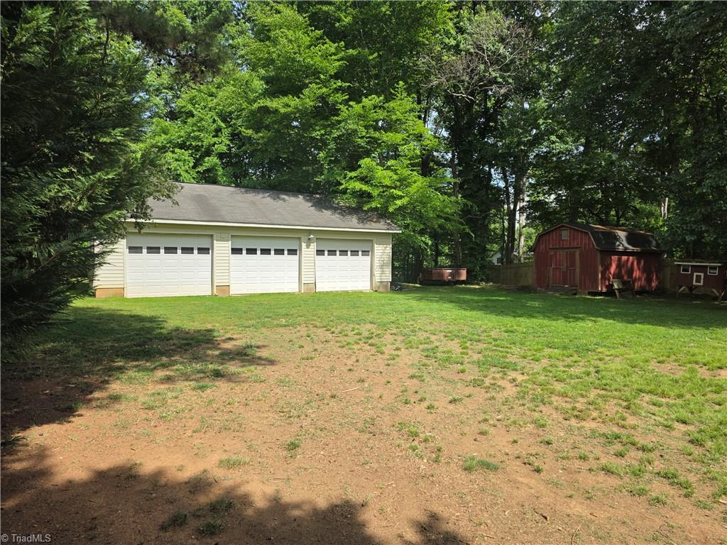 2945 Kecoughtan Road Pfafftown, NC 27040 - Photo 8 of 38