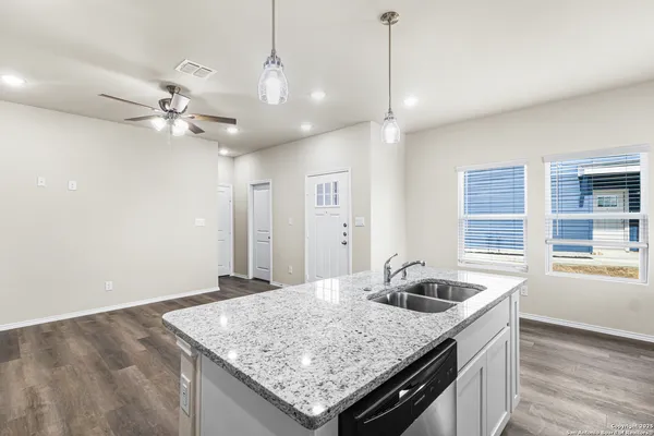 $1,800 | 8911 Fm 1560, Unit 101, San Antonio, TX 78254