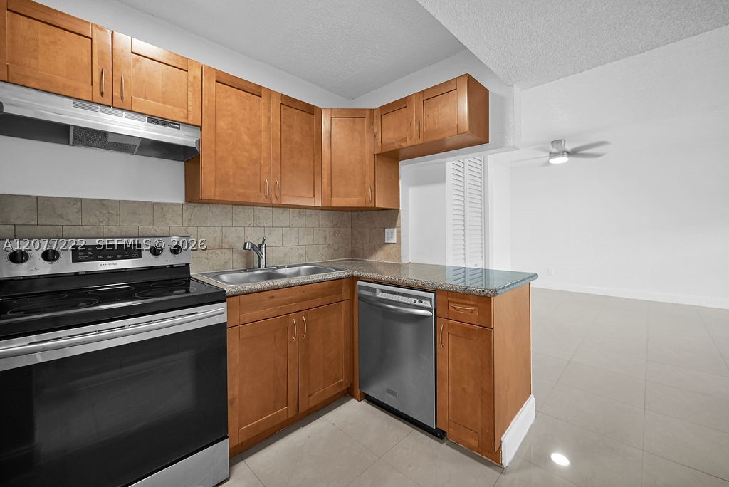 655 Kathy Pompano Beach, FL 33068 - Photo 44 of 45 Gallery Image 44