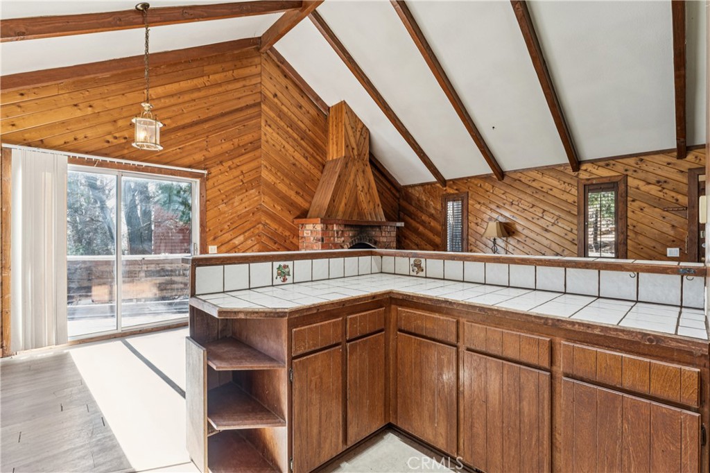 1209 Bridal Path Rimforest, CA 92378 - Photo 20 of 28 BREAKFAST BAR