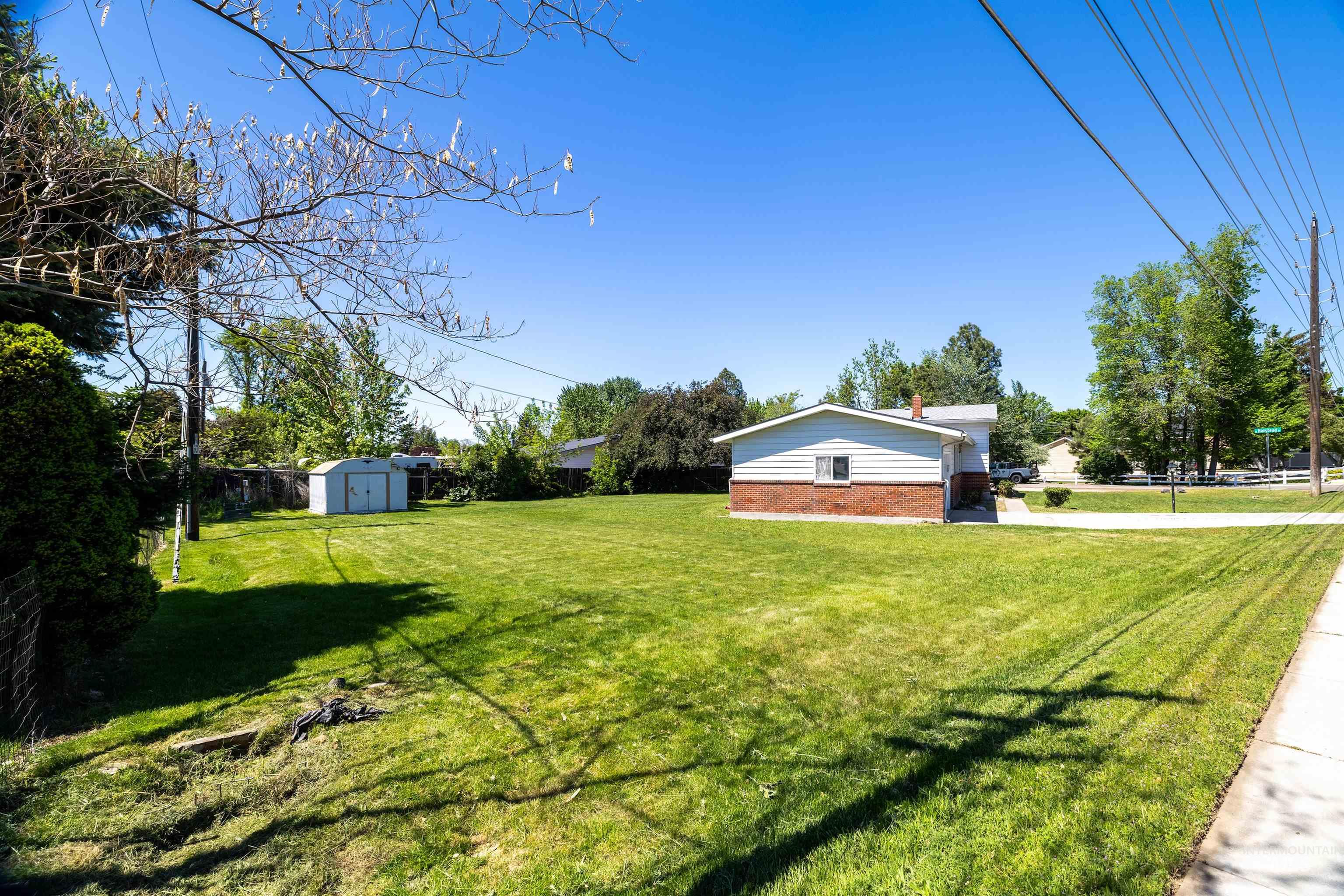 1811 North Maple Grove Road Boise, ID 83704 - Photo 27 of 33