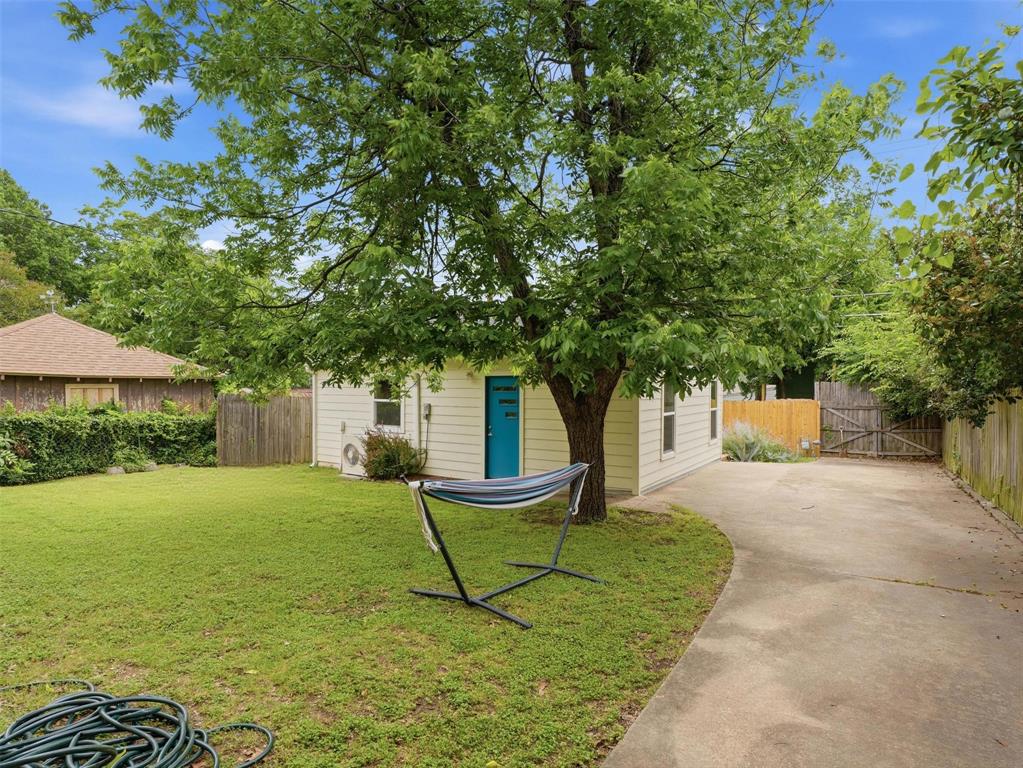 814 Westmount Avenue Dallas, TX 75211 - Photo 24 of 32