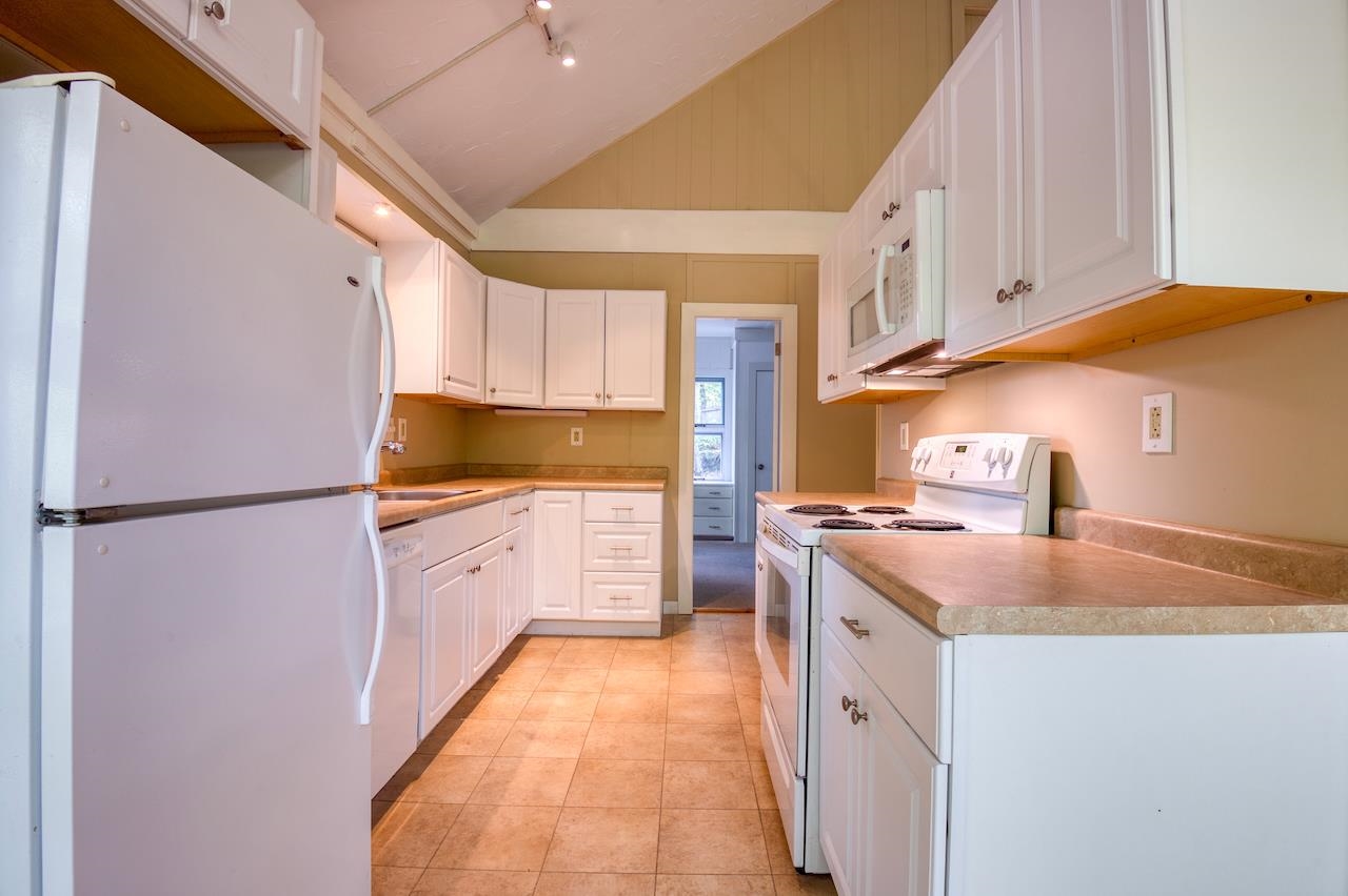 42 Thompson Road Conway, NH 03860 - Photo 9 of 40