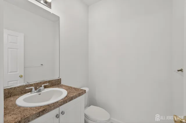 $599,000 | 60 Wlodarczyk Place, Sayreville, NJ 08859