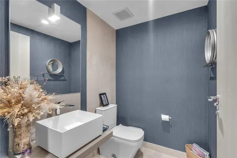 $2,790,000 | 1000 Brickell Plaza, Unit 2402, Miami, FL 33131