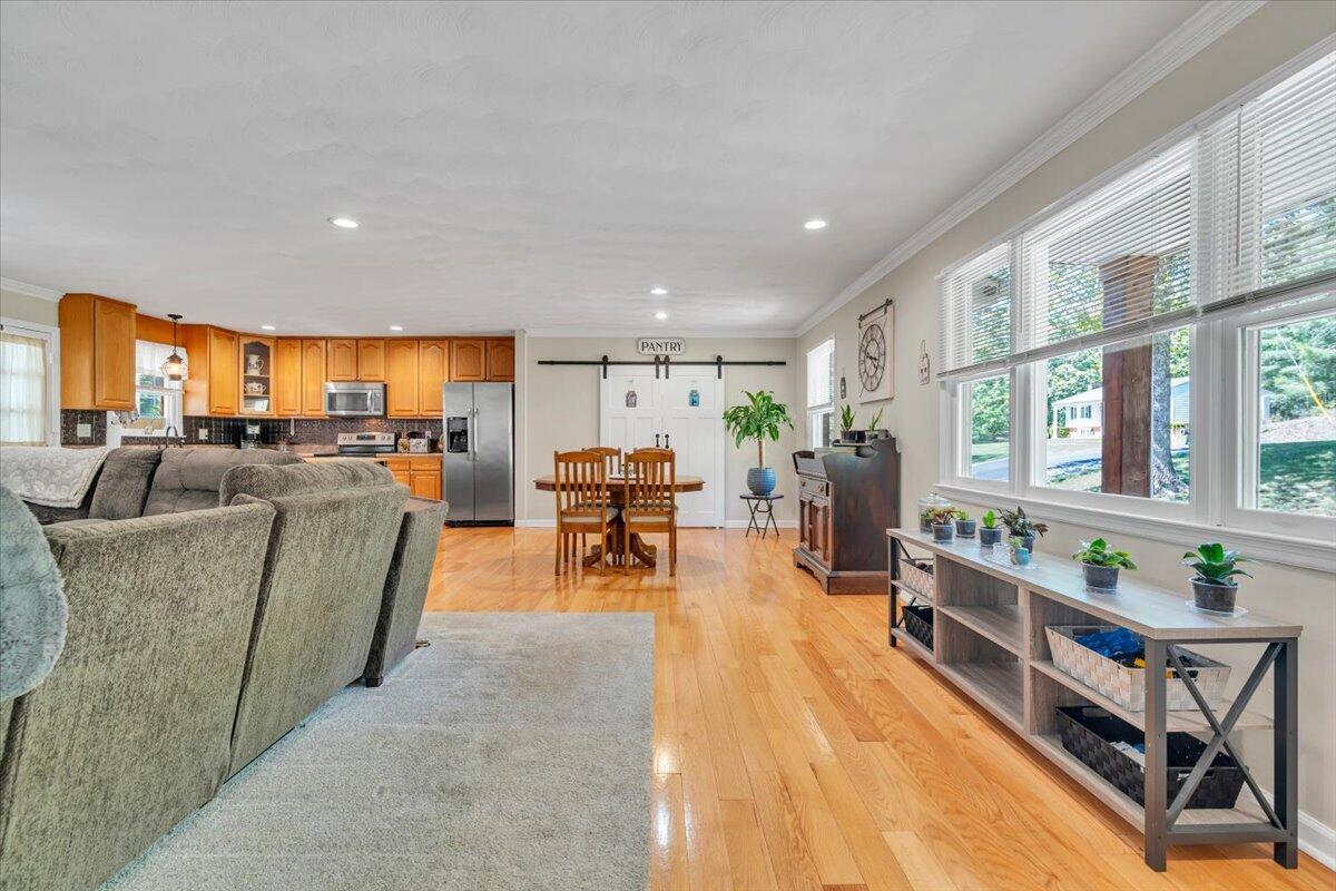771 Oak Drive Blue Ridge, VA 24064 - Photo 11 of 68 08-MIB09555