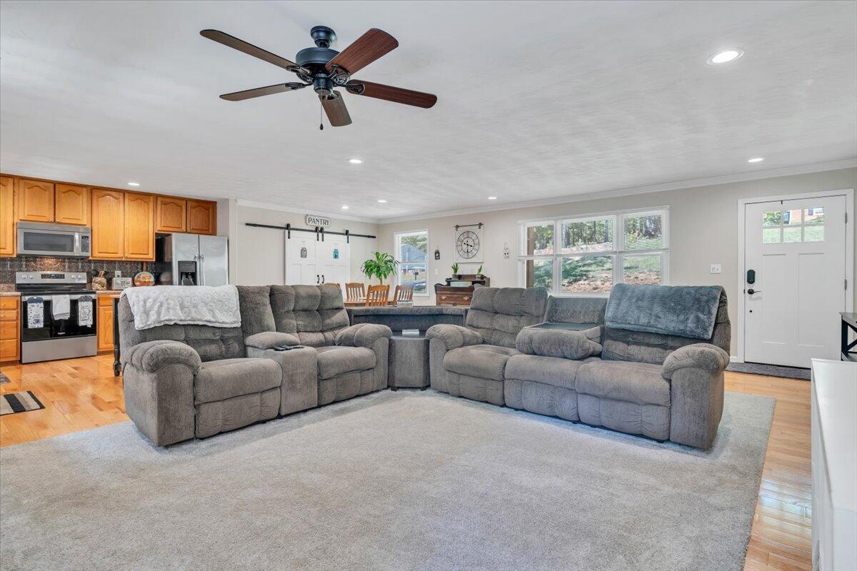 771 Oak Drive Blue Ridge, VA 24064 - Photo 23 of 68 22-MIB09597