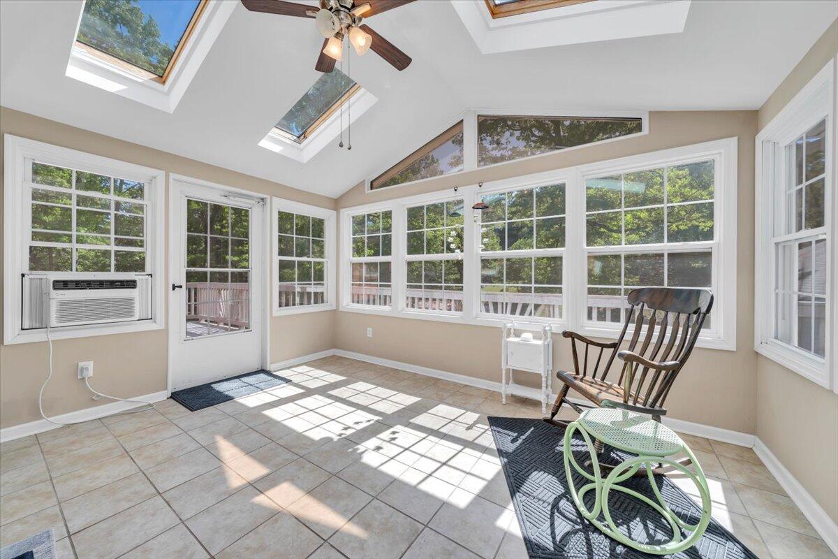771 Oak Drive Blue Ridge, VA 24064 - Photo 28 of 68 28-MIB09657