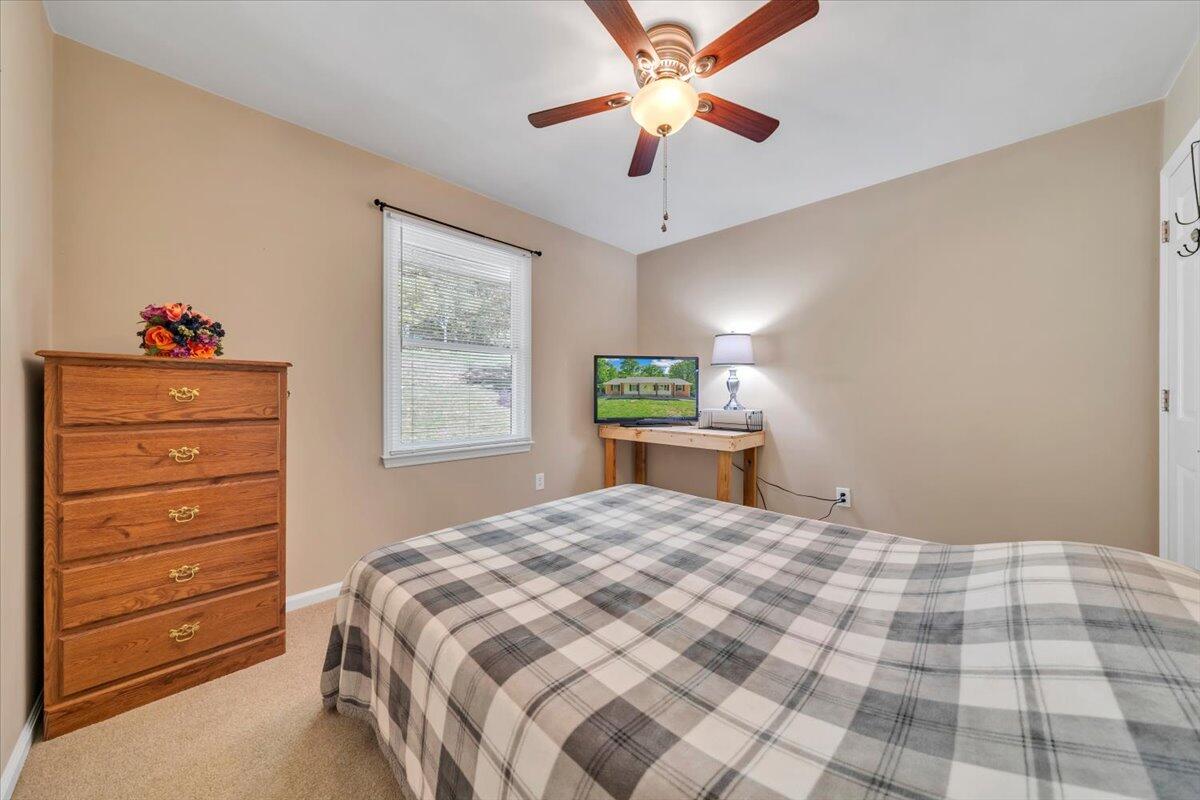 771 Oak Drive Blue Ridge, VA 24064 - Photo 35 of 68 36-MIB09624