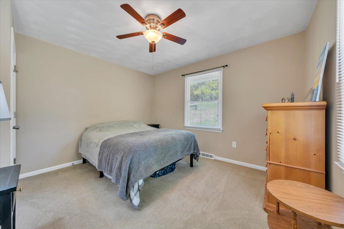 771 Oak Drive Blue Ridge, VA 24064 - Photo 37 of 68 38-MIB09630