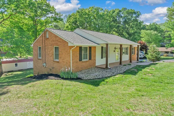 $449,950 | 771 Oak Drive, Blue Ridge, VA 24064