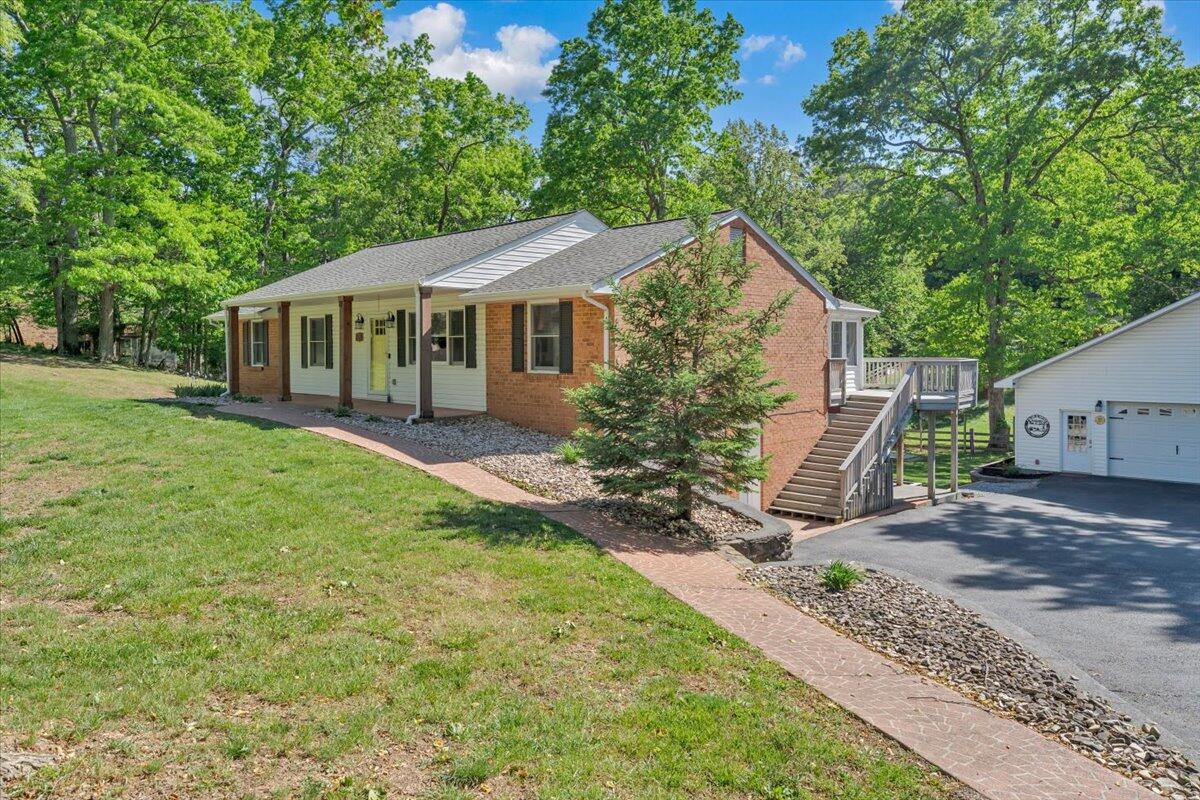 771 Oak Drive Blue Ridge, VA 24064 - Photo 7 of 68 04-MIB09768