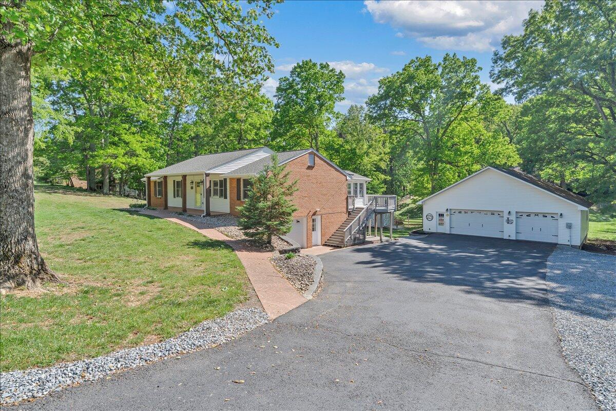 771 Oak Drive Blue Ridge, VA 24064 - Photo 8 of 68 02-MIB09771-R5