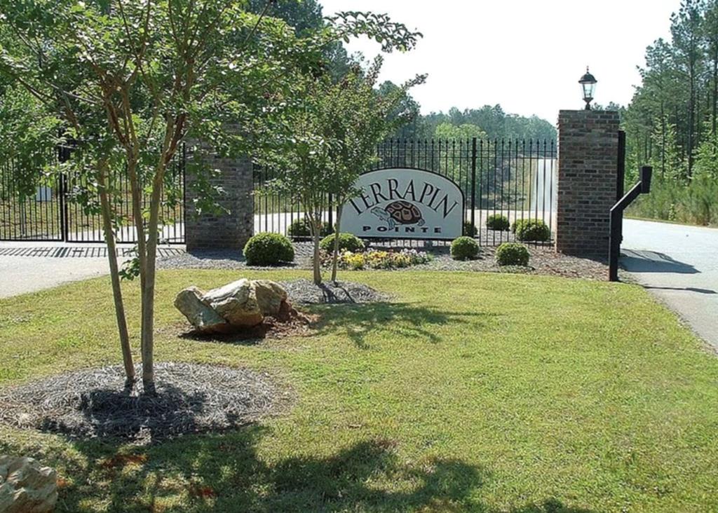 519 Terrapin Pointe Road Hodges, SC 29653 - Photo 6 of 7
