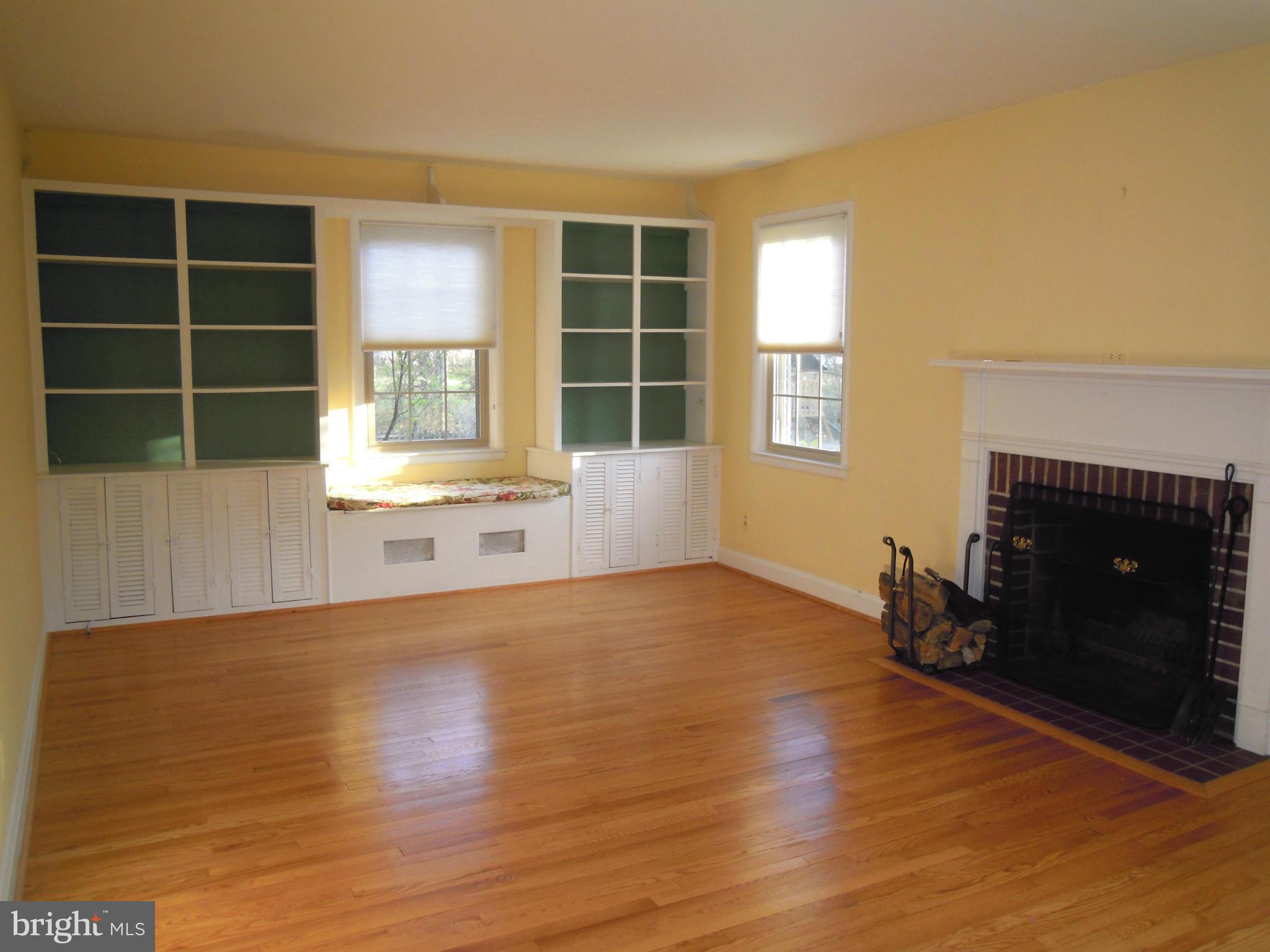 1515 Jeffers Road Baltimore, MD 21204 - Photo 18 of 23 Living Room