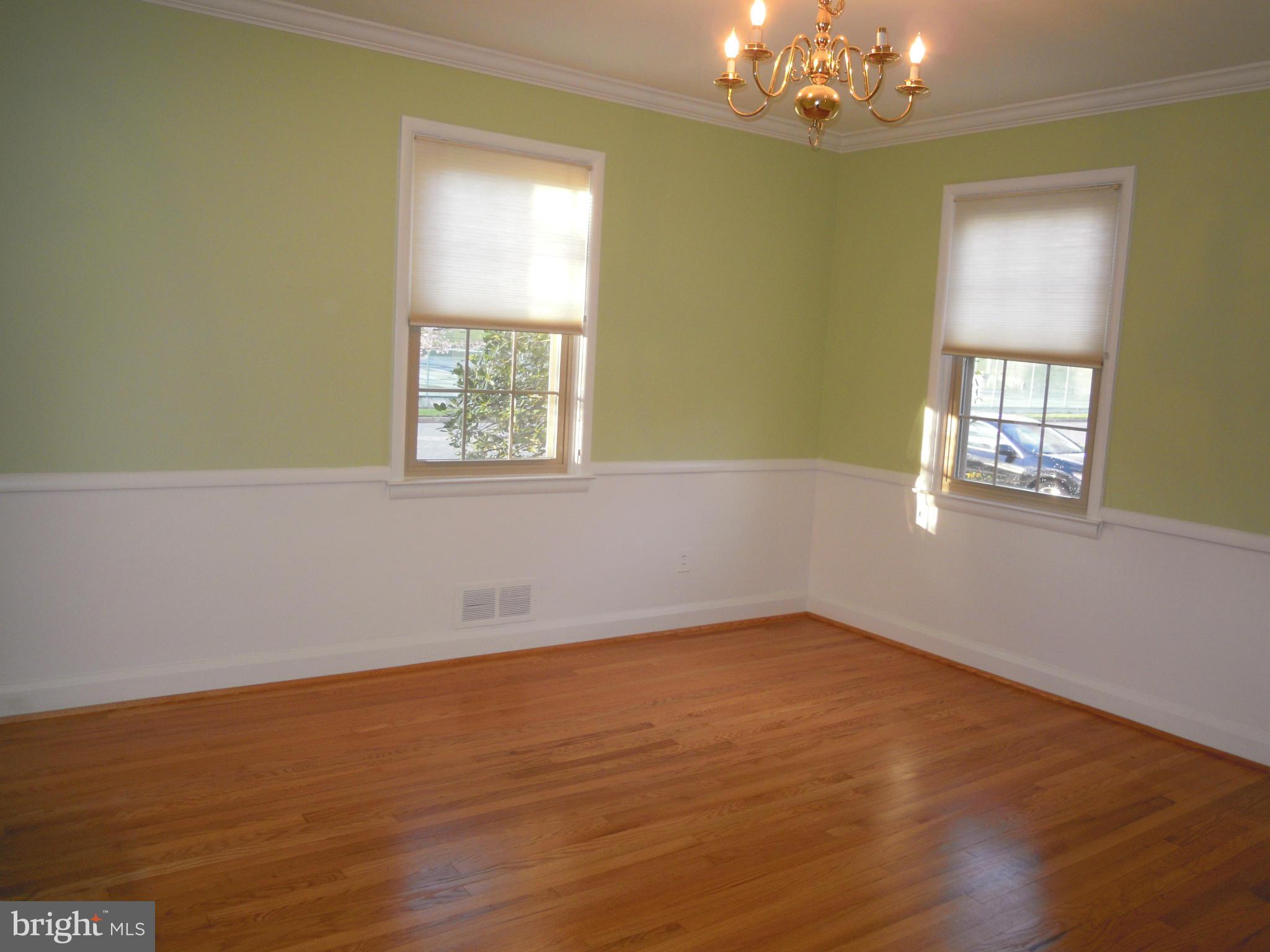1515 Jeffers Road Baltimore, MD 21204 - Photo 5 of 23 Dining Room