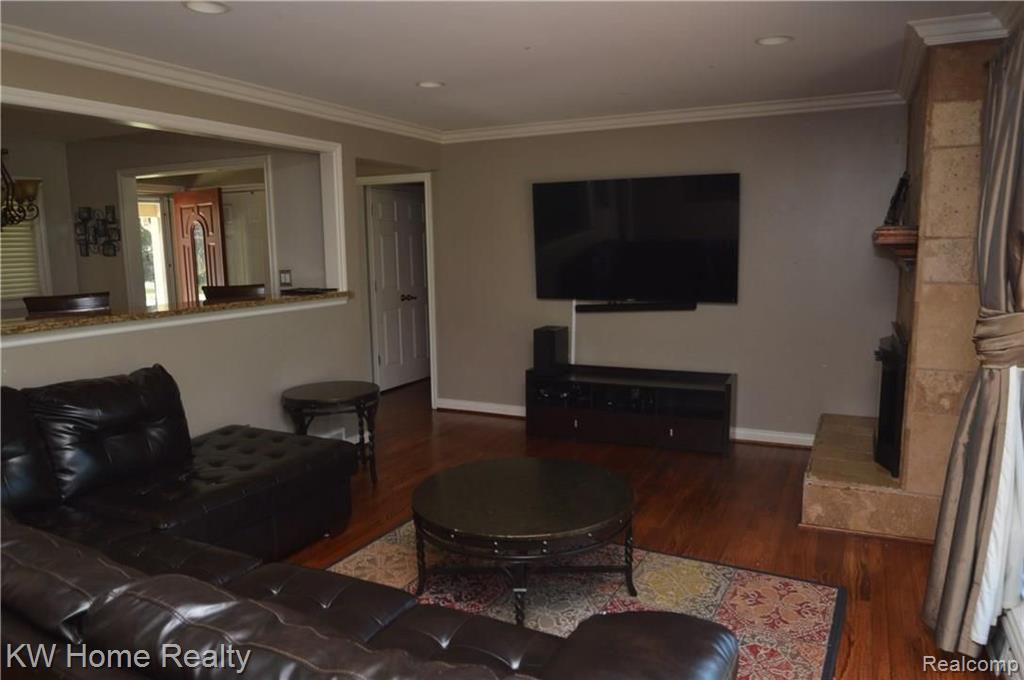 28163 Peppermill Road Farmington Hills, MI 48331 - Photo 9 of 31