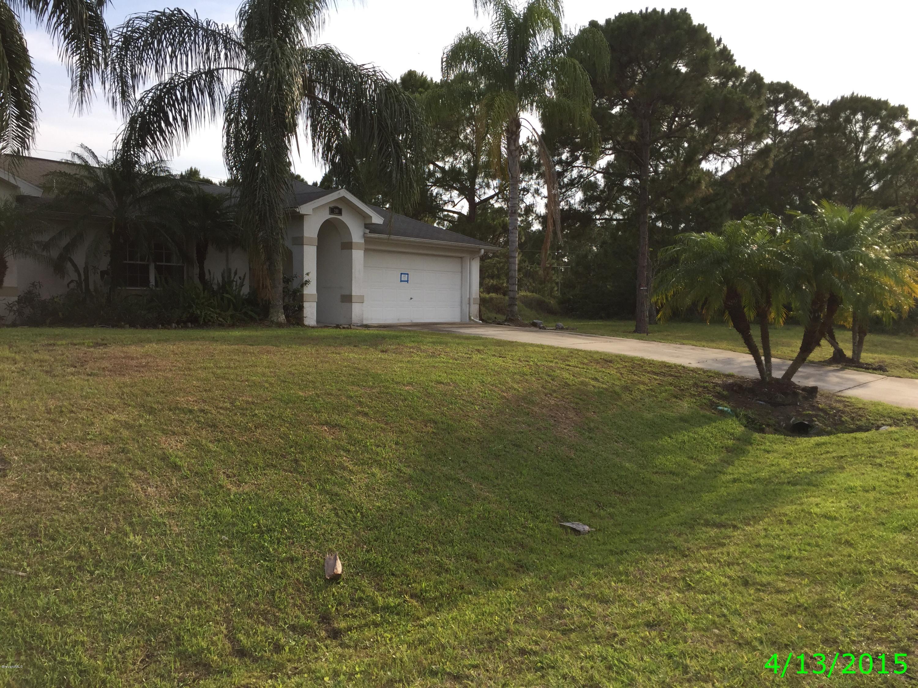 208 Gates Street Southwest Palm Bay, FL 32908 - Photo 3 of 33 Photo Apr 13, 6 04 20 PM