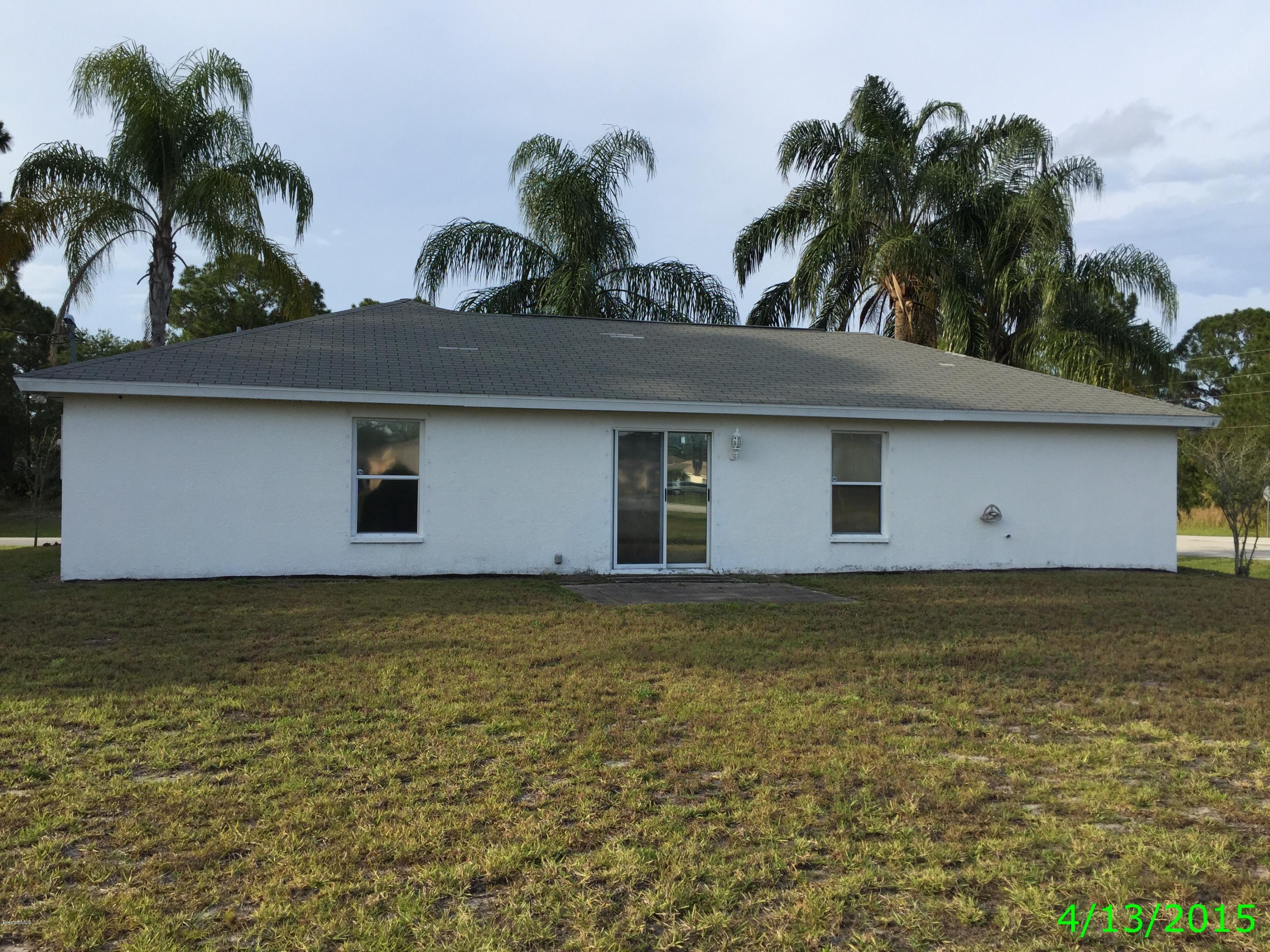 208 Gates Street Southwest Palm Bay, FL 32908 - Photo 5 of 33 Photo Apr 13, 6 05 46 PM
