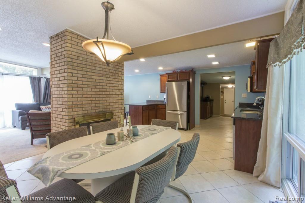 28515 Quail Hollow Road Farmington, MI 48331 - Photo 7 of 37 13-Quail Hollow_28515.jpg