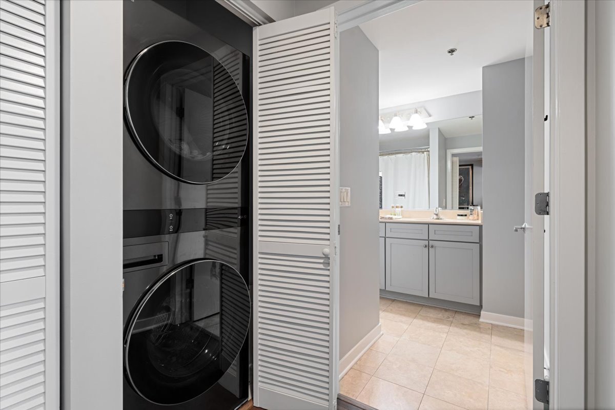909 West Washington Boulevard, Unit 606 Chicago, IL 60607 - Photo 14 of 20