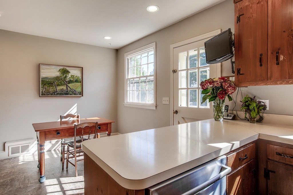 110 Davis Road Bedford, MA 01730 - Photo 4 of 30 Gallery Image 4