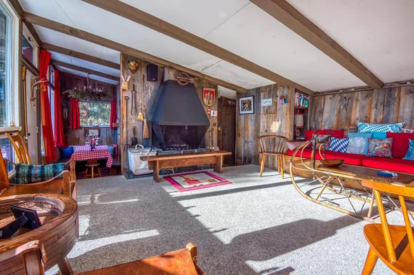 $2,000 | 36 Hoffman's Drive, Franconia, NH 03580